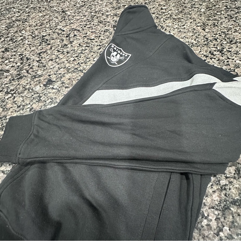 Raiders Sweater - Picture 3 of 3